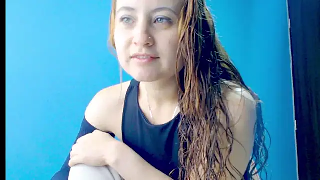 zoe jones3 online show from March 15, 5:15 pm
