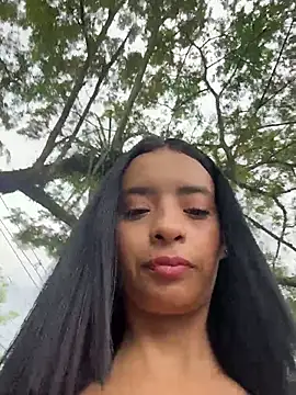 Laura fernandezII online show from February 3, 7:30 pm