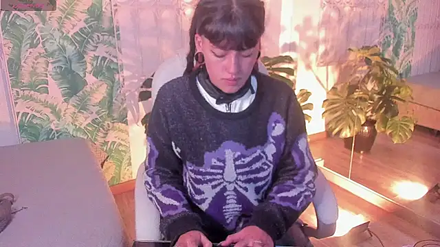  sharlotte777 online show from December 18, 1:28 pm