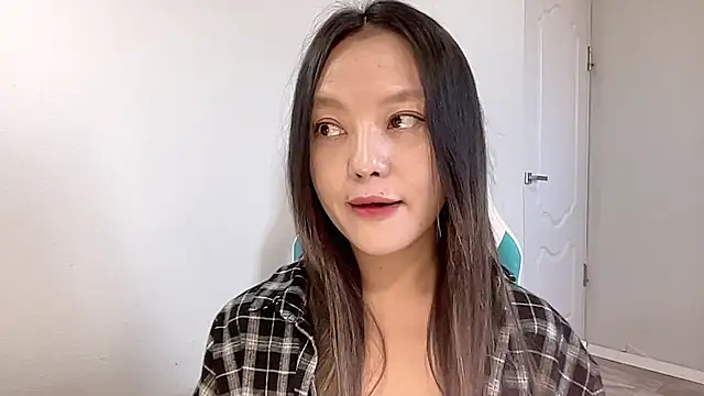 Risalynn online show from December 9, 3:40 am