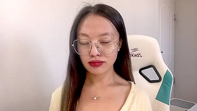 Risalynn online show from January 13, 5:44 am