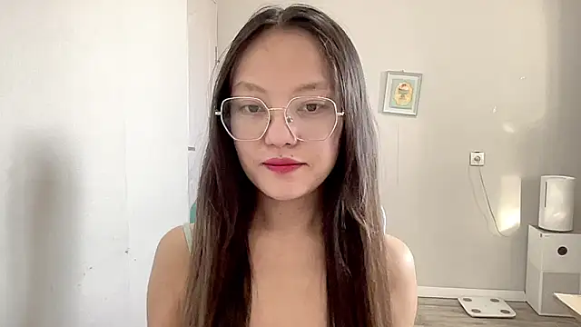 Risalynn online show from February 15, 3:31 am