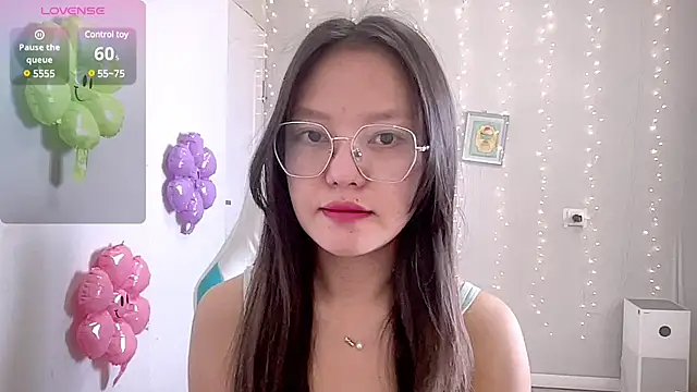 Risalynn online show from March 19, 2:48 am