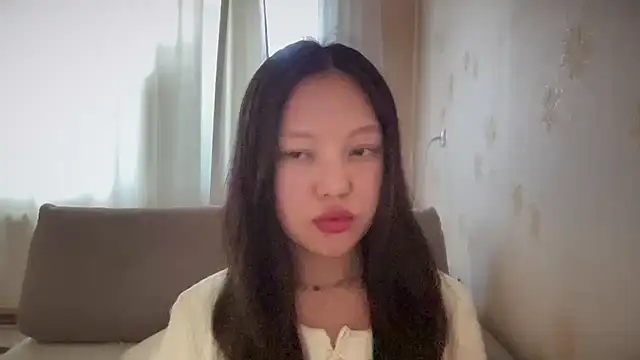 Risalynn online show from February 17, 9:06 am