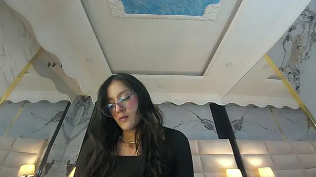 Snapshot of Princess_Violett chatting on November 1, 1:46 pm Princess Violett online show from November 1, 1:46 pm