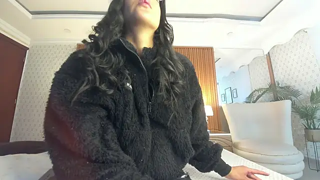 Snapshot of Princess_Violett chatting on November 21, 2:38 pm Princess Violett online show from November 21, 2:38 pm