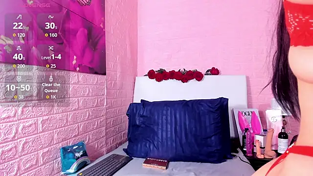 LYAA COLLINS  online show from October 7, 10:56 am