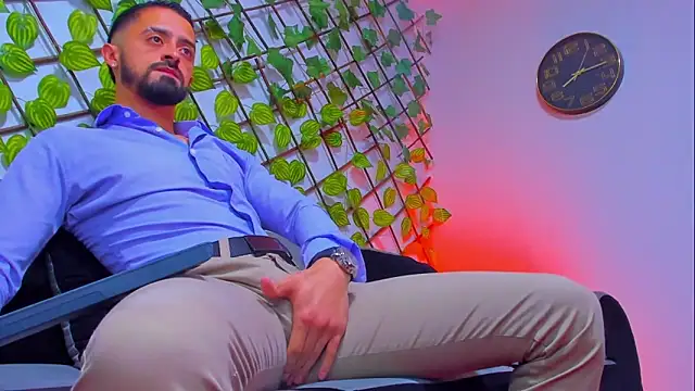 Snapshot of MAXIMUS_MASTE3 chatting on February 8, 7:06 pm MAXIMUS MASTE3 online show from February 8, 7:06 pm