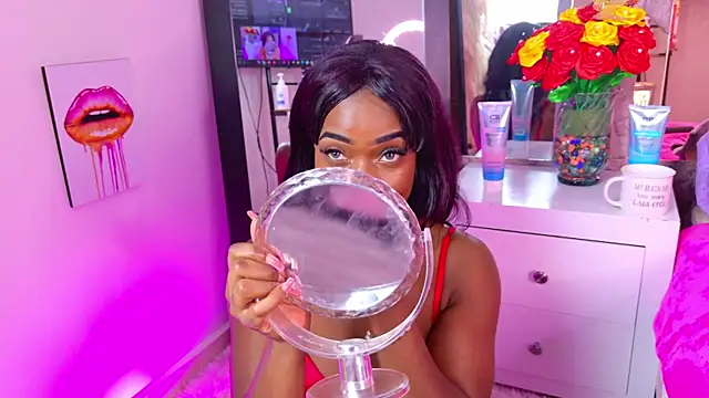 Snapshot of SarahBrunet chatting on October 4, 12:47 pm SarahBrunet online show from October 4, 12:47 pm