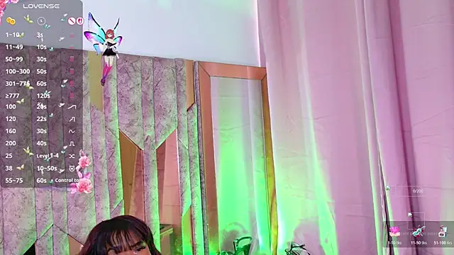 Snapshot of SarahBrunet chatting on November 5, 1:55 pm SarahBrunet online show from November 5, 1:55 pm