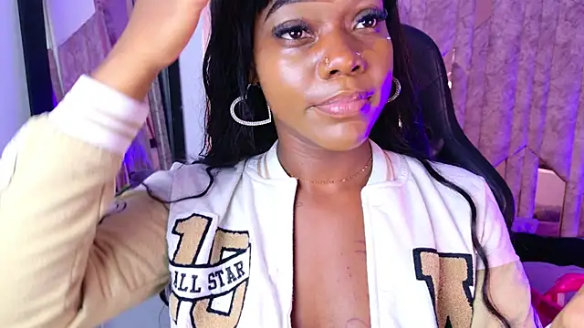 SarahBrunet online show from March 27, 2:39 pm