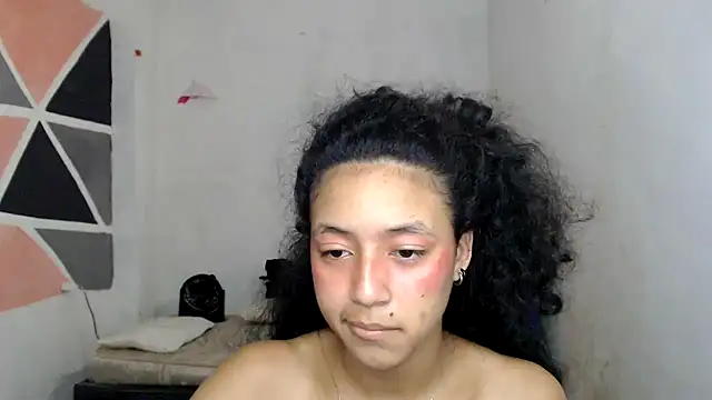 Snapshot of ley_blus10 chatting on December 16, 4:49 pm ley blus10 online show from December 16, 4:49 pm