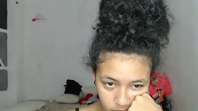 Snapshot of ley_blus10 chatting on December 17, 10:11 pm ley blus10 online show from December 17, 10:11 pm
