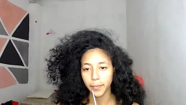 Snapshot of ley_blus10 chatting on December 19, 4:45 am ley blus10 online show from December 19, 4:45 am