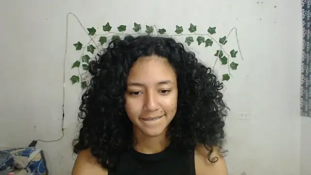 Snapshot of ley_blus10 chatting on January 3, 12:41 pm ley blus10 online show from January 3, 12:41 pm