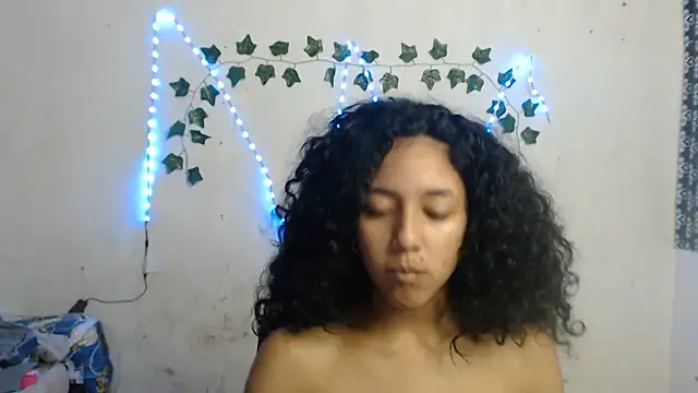 Snapshot of ley_blus10 chatting on January 4, 7:24 am ley blus10 online show from January 4, 7:24 am