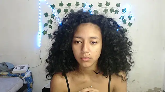Snapshot of ley_blus10 chatting on January 6, 12:46 pm ley blus10 online show from January 6, 12:46 pm