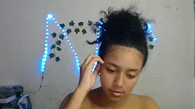 Snapshot of ley_blus10 chatting on January 8, 7:34 am ley blus10 online show from January 8, 7:34 am