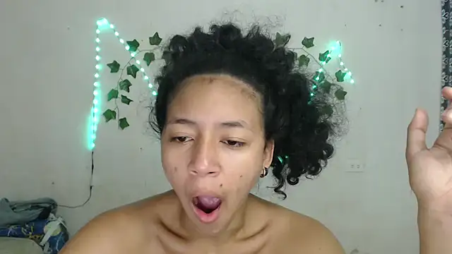 Snapshot of ley_blus10 chatting on January 13, 1:39 pm ley blus10 online show from January 13, 1:39 pm