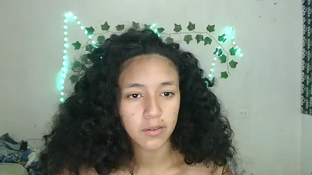 Snapshot of ley_blus10 chatting on January 14, 4:40 pm ley blus10 online show from January 14, 4:40 pm