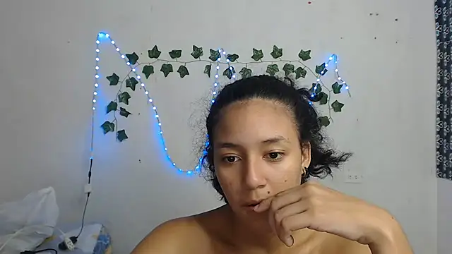 Snapshot of ley_blus10 chatting on January 15, 4:47 am ley blus10 online show from January 15, 4:47 am