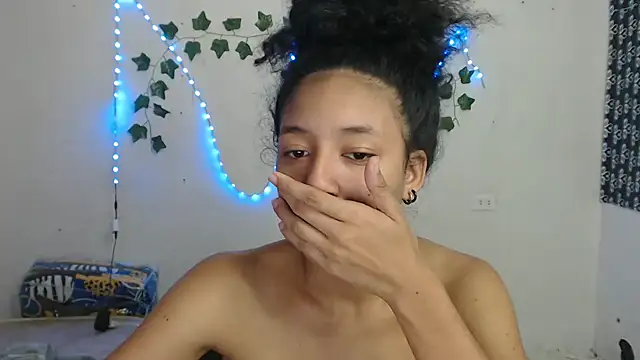 Snapshot of ley_blus10 chatting on January 16, 5:33 pm ley blus10 online show from January 16, 5:33 pm