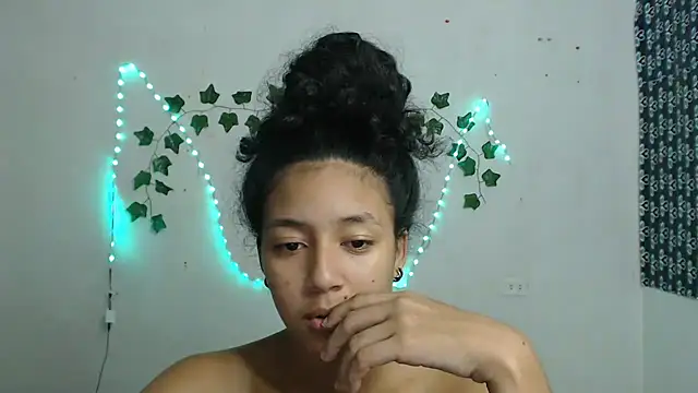 Snapshot of ley_blus10 chatting on January 18, 9:34 am ley blus10 online show from January 18, 9:34 am