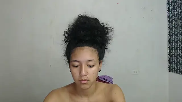 Snapshot of ley_blus10 chatting on January 23, 5:21 pm ley blus10 online show from January 23, 5:21 pm