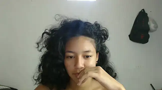 Snapshot of ley_blus10 chatting on January 31, 3:11 pm ley blus10 online show from January 31, 3:11 pm