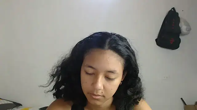 Snapshot of ley_blus10 chatting on February 3, 1:51 pm ley blus10 online show from February 3, 1:51 pm