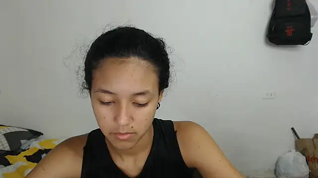 Snapshot of ley_blus10 chatting on February 5, 4:37 am ley blus10 online show from February 5, 4:37 am