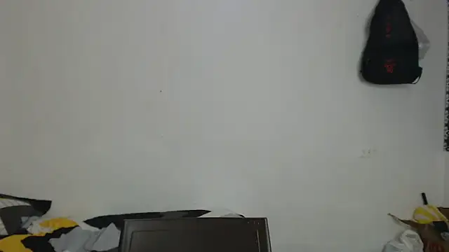 Snapshot of ley_blus10 chatting on February 6, 1:43 pm ley blus10 online show from February 6, 1:43 pm
