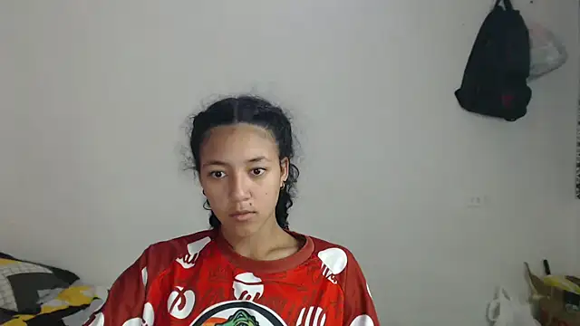 Snapshot of ley_blus10 chatting on February 11, 1:41 pm ley blus10 online show from February 11, 1:41 pm