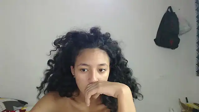 Snapshot of ley_blus10 chatting on February 12, 3:27 pm ley blus10 online show from February 12, 3:27 pm