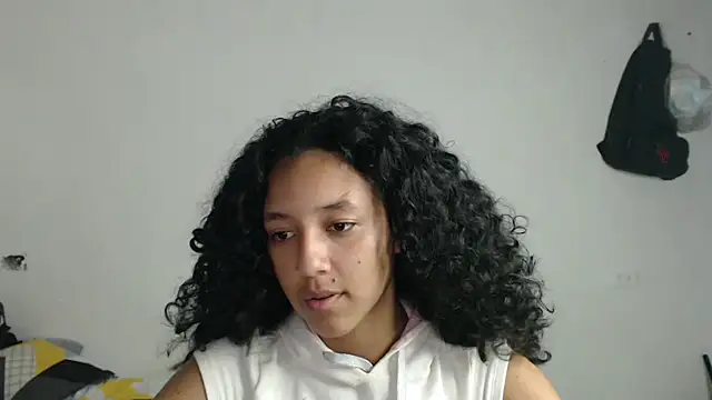 Snapshot of ley_blus10 chatting on February 21, 7:23 am ley blus10 online show from February 21, 7:23 am