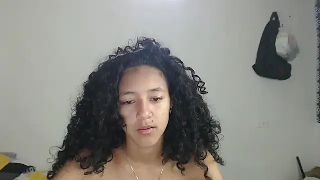 Snapshot of ley_blus10 chatting on February 25, 2:33 pm ley blus10 online show from February 25, 2:33 pm