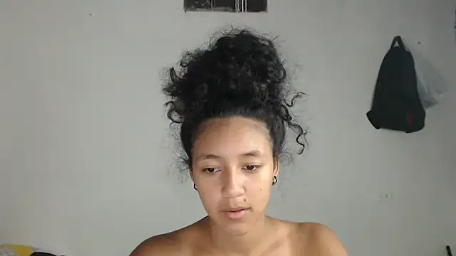 Snapshot of ley_blus10 chatting on March 7, 4:24 am ley blus10 online show from March 7, 4:24 am