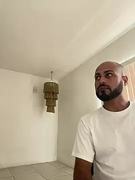 islandvybee55 online show from January 19, 10:17 pm