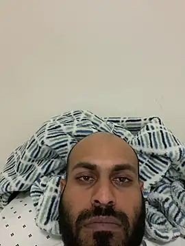 islandvybee55 online show from March 9, 11:46 pm