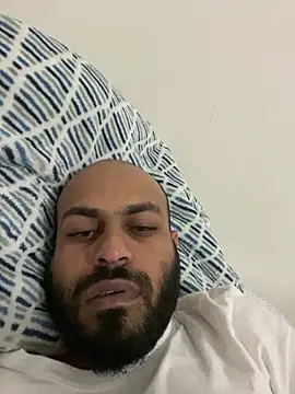 islandvybee55 online show from March 10, 3:45 am