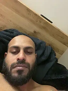 islandvybee55 online show from March 19, 2:04 am