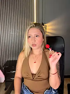 Snapshot of MiaPetit_ chatting on September 16, 12:00 am MiaPetit online show from September 16, 12:00 am