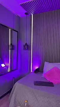 Snapshot of MiaPetit_ chatting on March 12, 7:09 pm MiaPetit online show from March 12, 7:09 pm