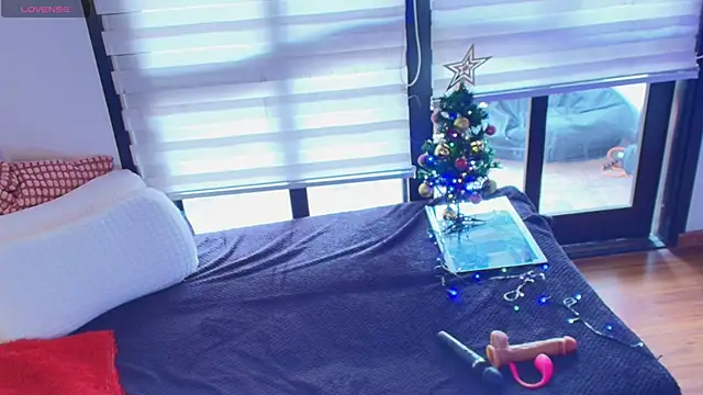 Charlotte11-11 online show from December 11, 6:52 pm