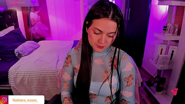 NahiaraEvans  online show from October 10, 5:39 am