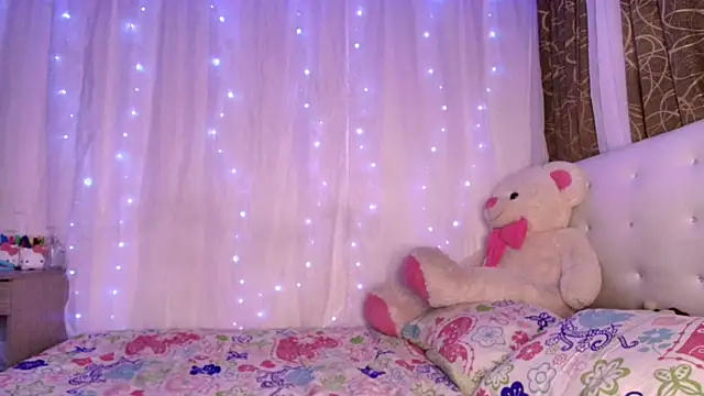 ivonjoness online show from May 12, 3:47 am