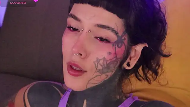 Snapshot of FairyFlexxxx chatting on February 4, 8:36 pm FairyFlexxxx online show from February 4, 8:36 pm