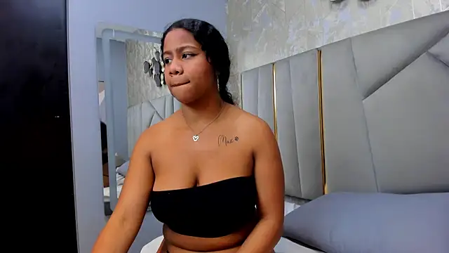 Sofi Fox  online show from January 28, 6:07 pm