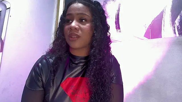Snapshot of Sofi_Fox_ chatting on April 24, 4:04 am Sofi Fox online show from April 24, 4:04 am