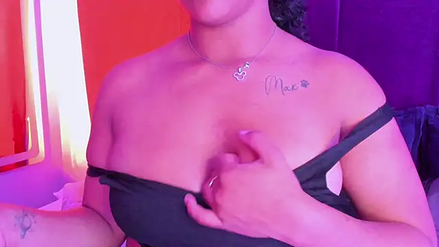 Snapshot of Sofi_Fox_ chatting on May 20, 3:13 am Sofi Fox online show from May 20, 3:13 am